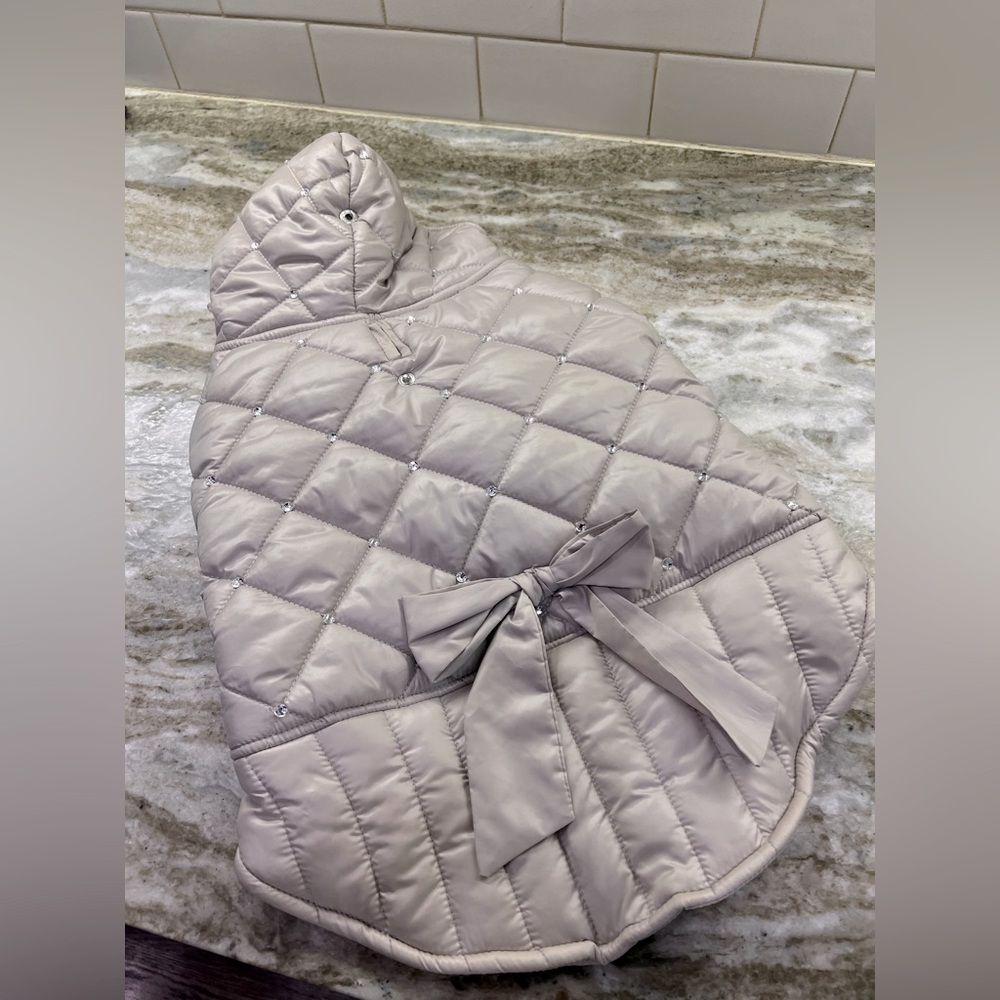 NWOT Ellen Tracy Dog puffer jacket. Size medium. Rhinestone accents.